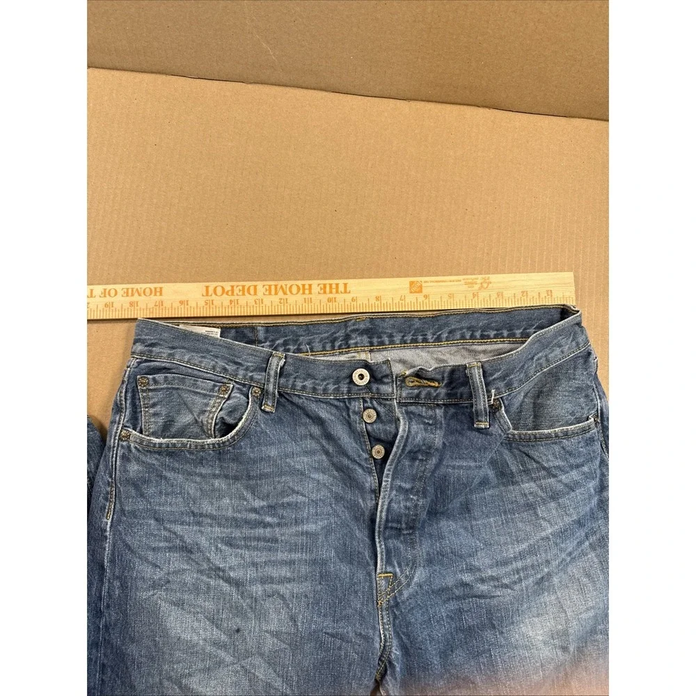 Levi's 501 STRAIGHT FIT -‎ 36 X 30, Button Fly